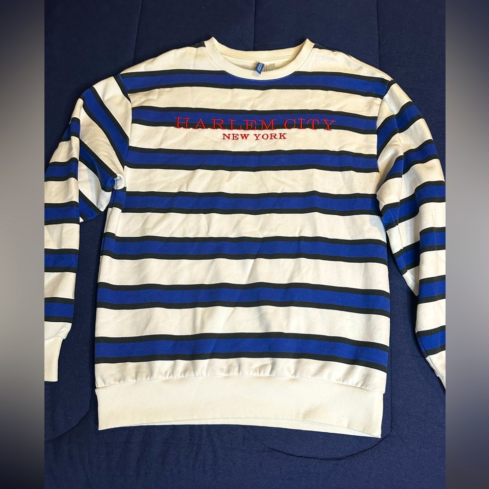 H&M Blue & White stripes | Size: Men’s Medium